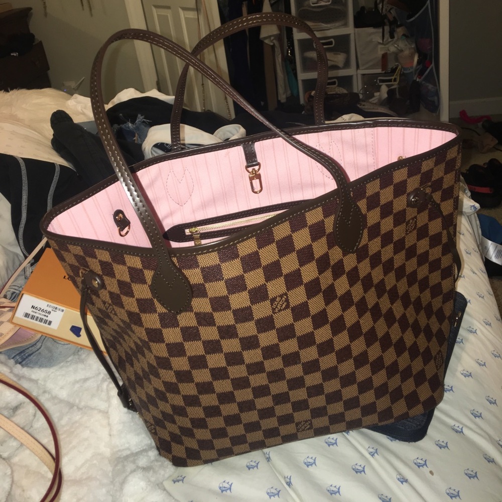 Rose ballerine Louis Vuitton Neverful mm